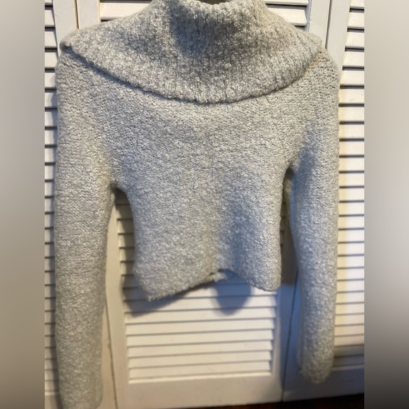 Urban Outfitters Sweater - Picture 2 of 5